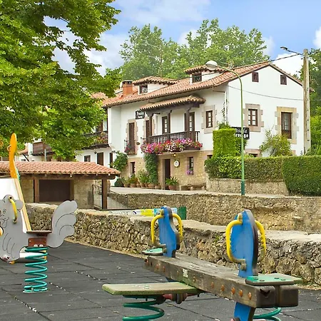 Revolgo 4* 산틸라나델마르